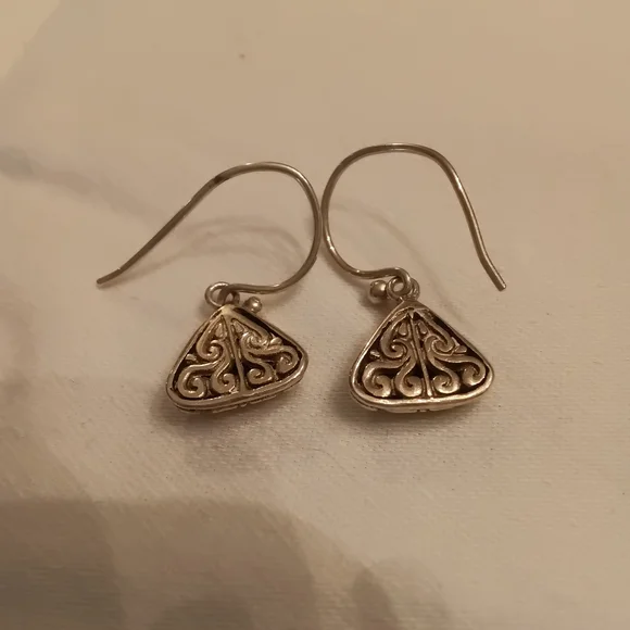 vintage Balinese-style filigree earrings - Picture 3 of 3